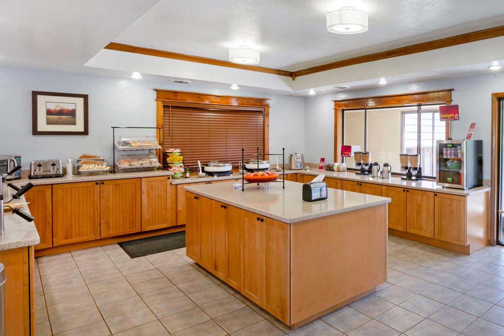 Best Western Plus Weston Inn Логан Экстерьер фото